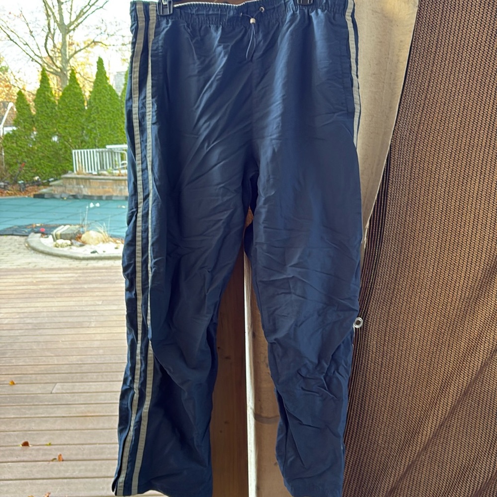 Men’s  medium blue work out pants